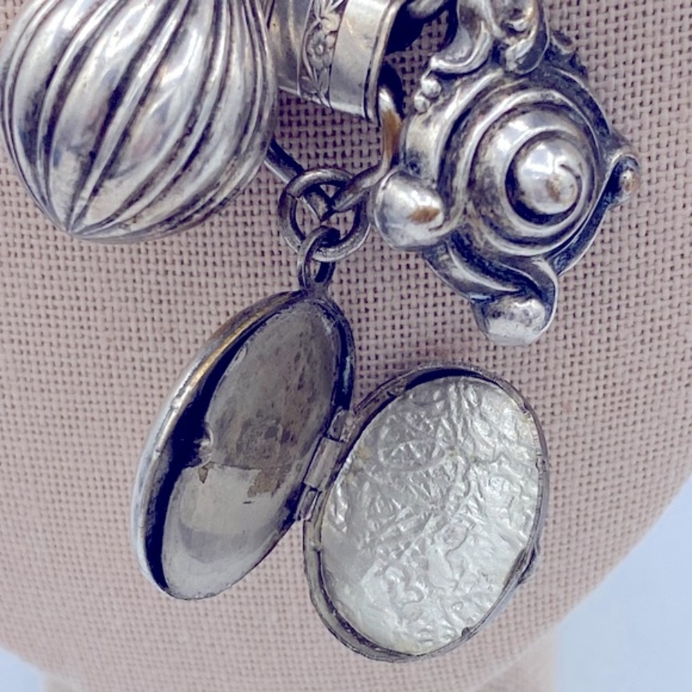 Vintage SilverTone Dangling Charm And Locket Brooch Very Unique 4 1/2” Long - Picture 3 of 9